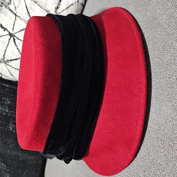 Wool Hat Red With Black Velvet Flowers Sash Ribbon Vintage Vibes - Picture 7 of 10